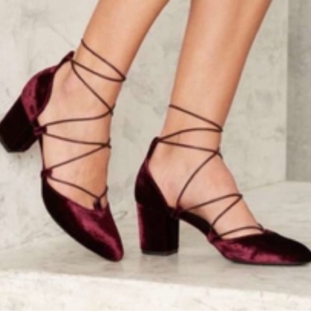 NEW Elegant Velvet Lace-Up Block Heels • Made in Spain • Nasty Gal • Size 9